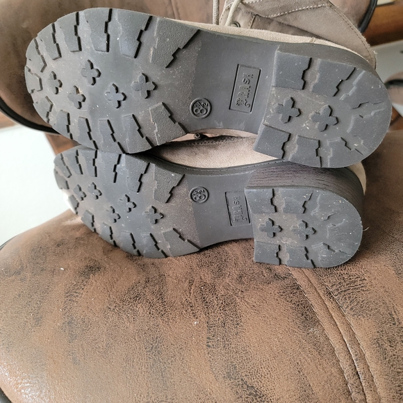 Tan Combat & Moto Boots - Picture 8 of 8